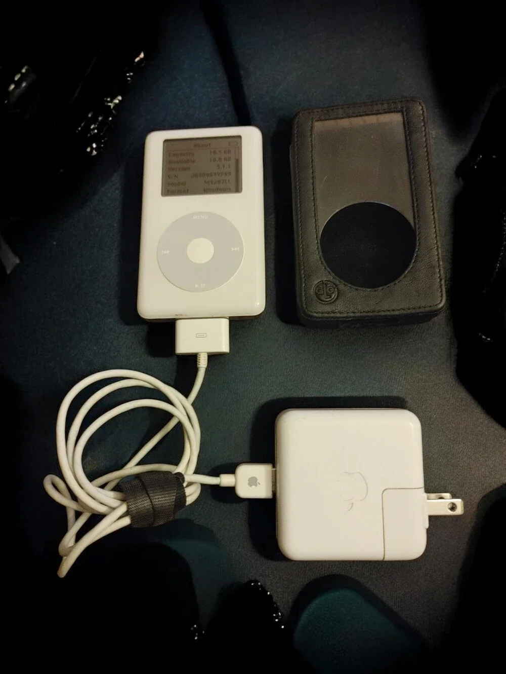 Vintage Apple iPod 4th Gen 20GB Bundle - 14+ Hr Battery Firewire And & USB